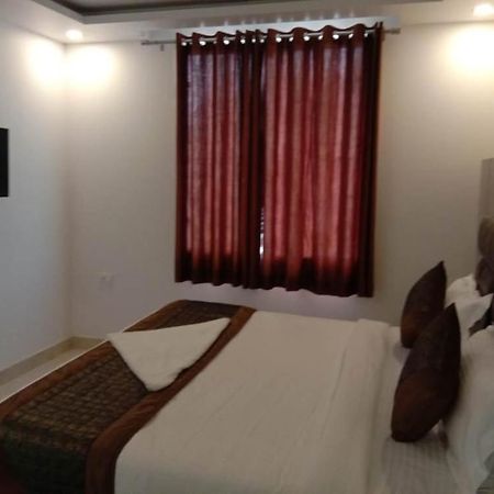 Hotel Broadway New Delhi Ngoại thất bức ảnh