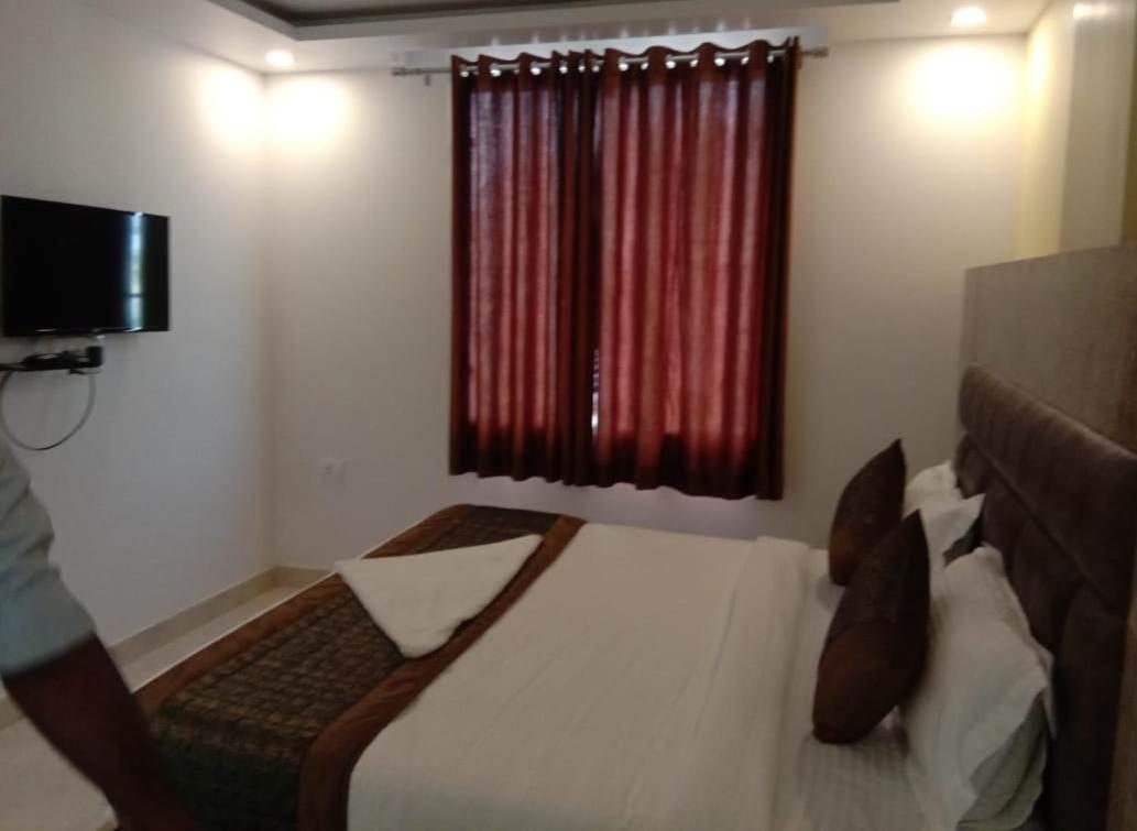 Hotel Broadway New Delhi Ngoại thất bức ảnh
